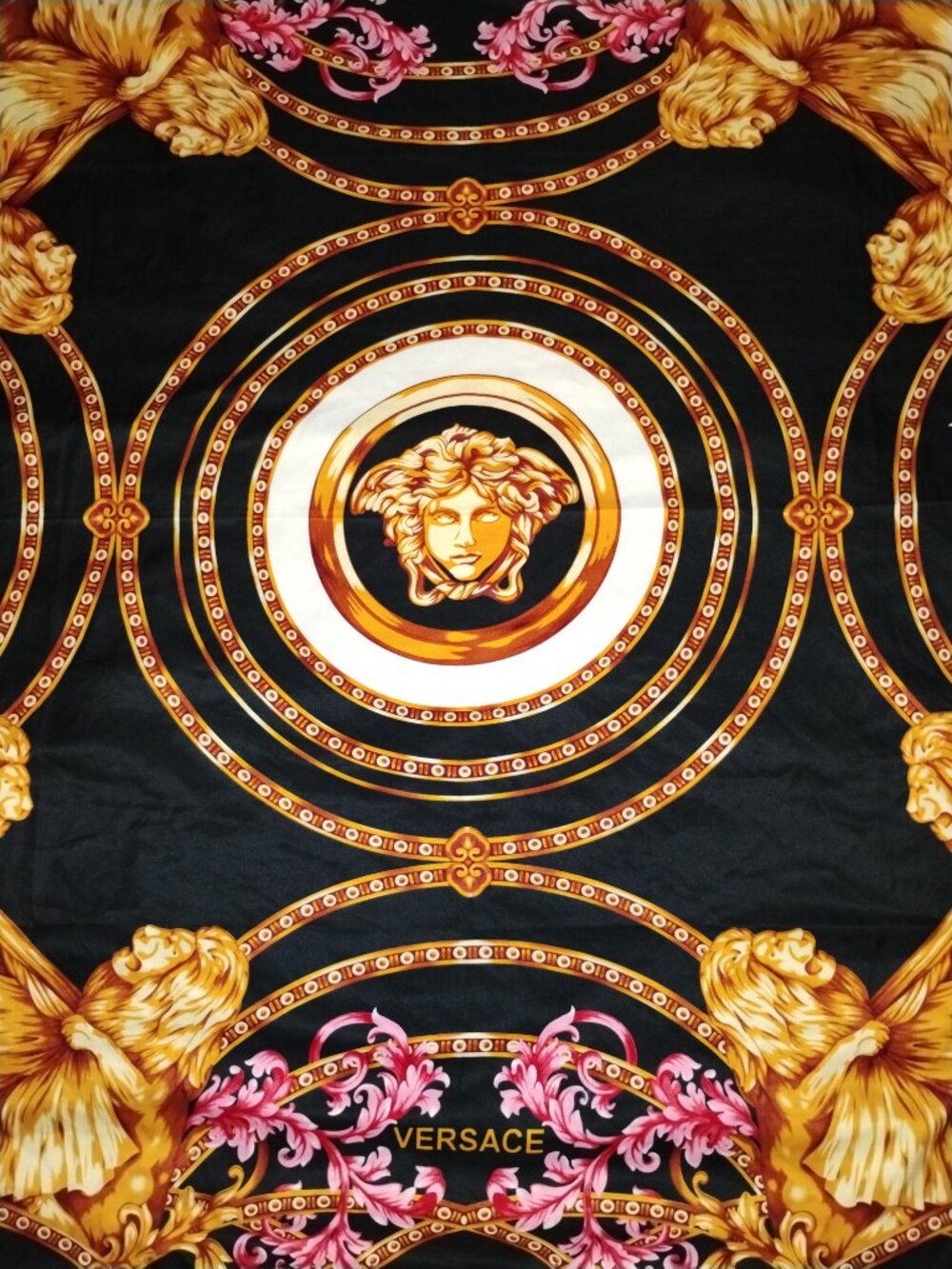 Super cool designer versace scarf! - Picture 4 of 11